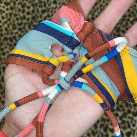 NWOT Striped bikini top size med - Picture 4 of 5